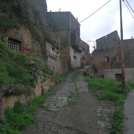 Casa Vacanze Isabella Aliano Екстер'єр фото
