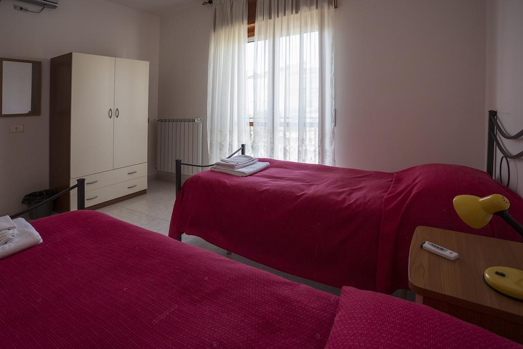 Casa Vacanze Isabella Aliano Екстер'єр фото